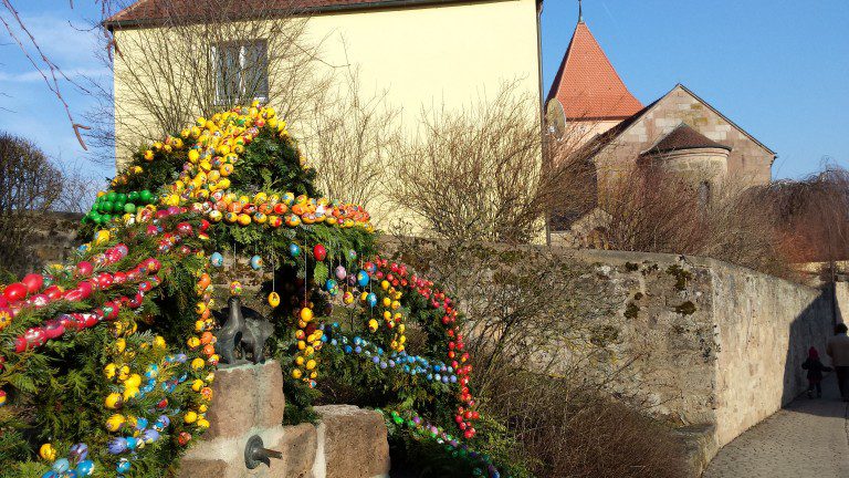 Osterbrunnen in Franken